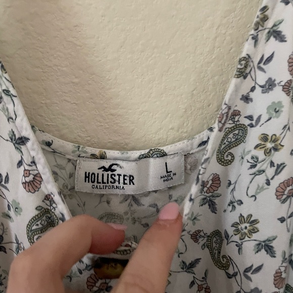 Hollister tank - Picture 2 of 2